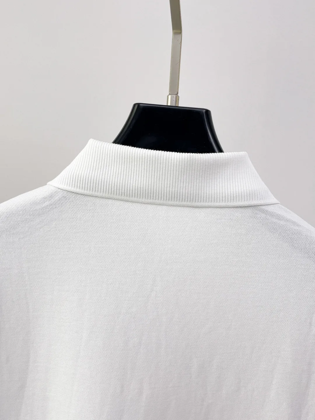 LP New Arrival long-sleeved Polo shirt, original fabric, official Same Style, made of pure cotton pique fabric, custom-made in the same vat, feels very comfortable and smooth, very wide and stylish, produced by factory for first-line brands, imported Behringer embroidery machine, embroidery is full and textured, collar and collar ribs are woven with imported yarn, does not deform after long-term wear, the most New Arrival style in autumn and winter, fashionable and individual Super Versatile and good-looking. It is very suitable for both men and women. It is a must-have for everyone. Size: M-XXXL